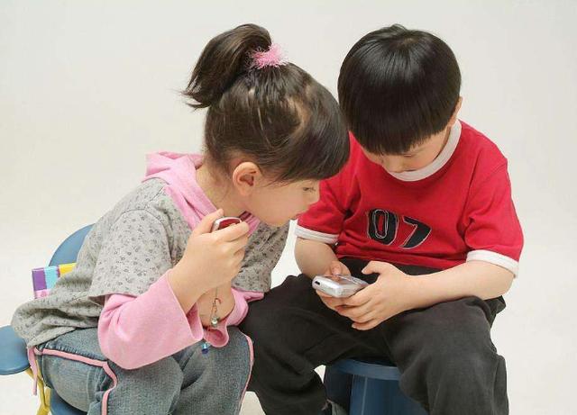「超级宝妈」这才是孩子应该玩的玩具，3类玩具让孩子远离手机，越玩越聪明
