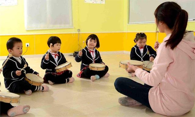 【你的育儿经】幼儿园“神兽”再不开学，崩溃的是家长，“没饭吃”的是幼师！