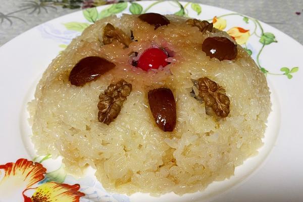 八宝饭|有的靠“秒杀”，有的日销2万只……上海最热门的八宝饭为什么好吃？