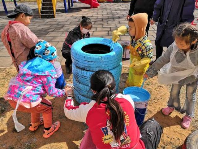 超级宝妈：孩子爱上涂鸦？家长了解涂鸦期的四个阶段，引导孩子更顺利