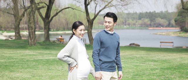 超级宝妈■唐艺昕孕期游泳未发胖，孕妇保持好身材，运动莫跟风饮食需注意