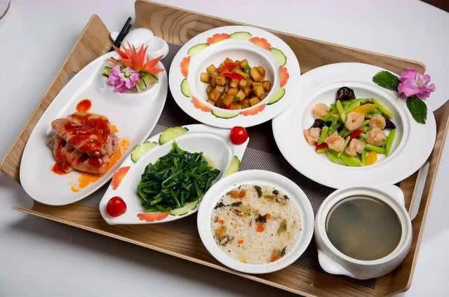 [你的育儿经]月子饮食“四吃六不吃”，产妇补营养母乳足，还利于身体恢复
