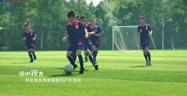 想要孩子不近视或度数不加深，家长需要注意什么呢？