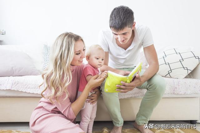 超级宝妈:《小泰迪双语启蒙系列》:从会认到会说,孩子只差这两本书