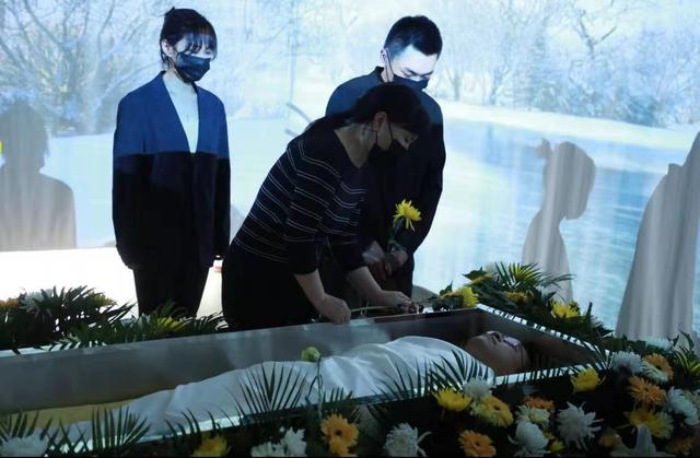 路桂军|为了更理解患者，他给自己办了一场“葬礼”