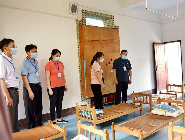 超级宝妈|黄建华调研幼儿园开学情况