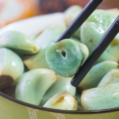 腊八蒜这菜比牛肉营养还高，补脑益智，全家人都爱吃