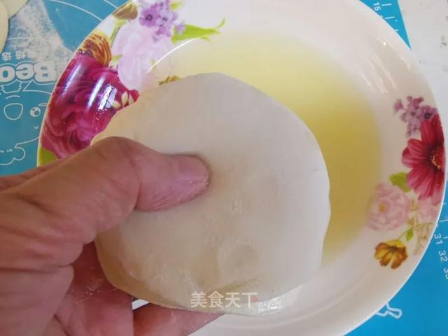 薄如蝉翼的春饼，卷肉卷菜都好吃！