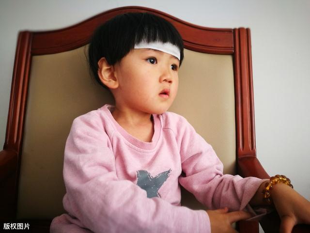 超级宝妈▲宝宝坐车会晕车怎么办？家长做好5件事能有效缓解，建议收藏备用
