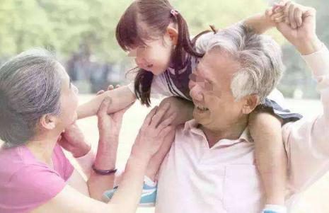 「你的育儿经」有种遗传叫“认祖归宗”,爸妈完美躲掉了,孩子却意外“中招”了