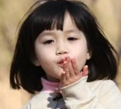 #超级宝妈#孩子不爱洗手怎么办？硬核爸爸的做法让人称赞，赶紧收藏起来吧