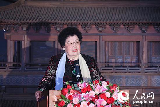 北京市通州区台湖镇举行,富华国际集团主席,中国紫檀博物馆馆长陈丽华