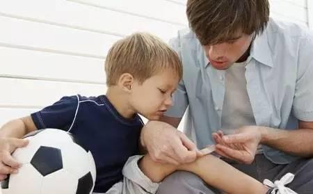 「你的育儿经」＂交际娃＂的养成攻略：解决孩子的社交问题，父母都收藏了么？