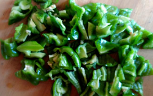 炒牛肉又嫩又好吃，别直接放盐和料酒腌制，教你正确方法和技巧