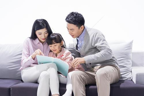 超级宝妈|狠狠的两个耳光打醒了他！你的孩子知道对错吗？