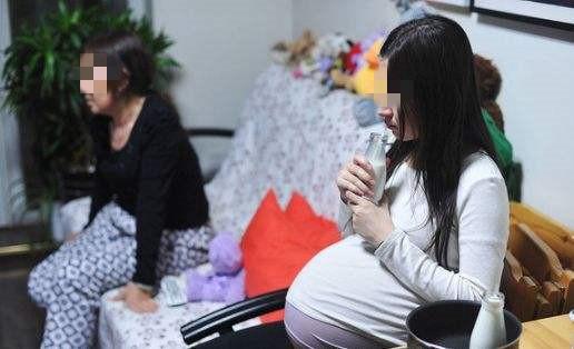 【你的育儿经】23岁孕妈晒“孕妇餐”,无人照顾只能自食其力,网友:没必要心疼