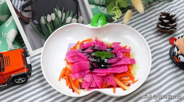 「你的育儿经」天气热了，给宝宝试试这辅食，上桌就光盘，还能清热防便秘