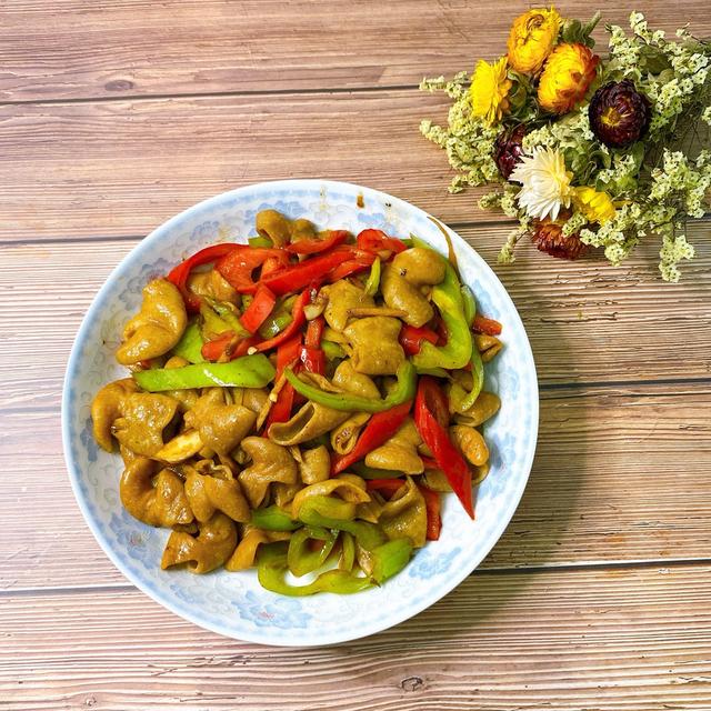 洋葱和它是“绝配”，简单一炒，香辣入味，一口接一口停不下来