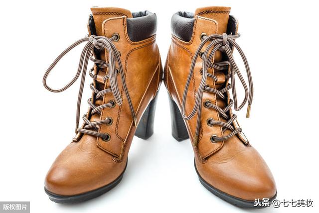 时尚探究社天爱真是拼显腿长三伏天穿冬天靴子！赶快get明星同款短靴搭配