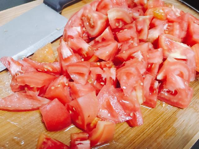 简单的疙瘩汤的做法，10分钟就能出锅，一碗下肚浑身都暖和