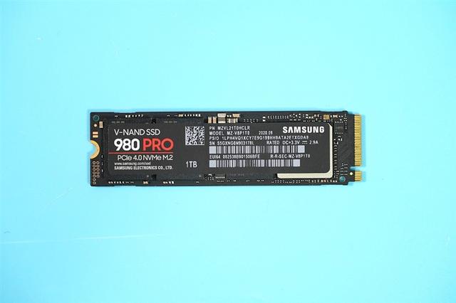 首款7GB/s SSD！三星980PRO 1TB评测：永恒的1.8GB/s缓外写入速度