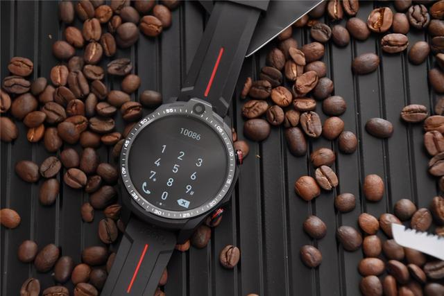 支持语音通话，能安装APP，双向拍照，Jeep智能运动手表