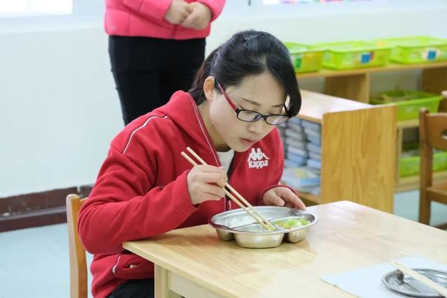超级宝妈▲复学后，“萌娃”们怎样度过在幼儿园的一天？