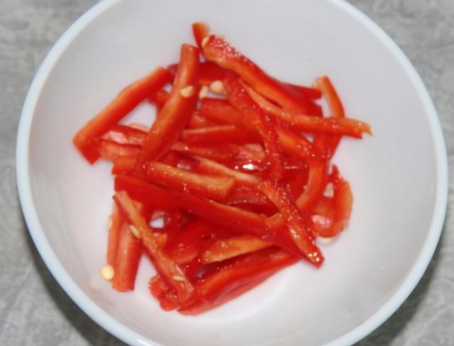 醋溜山药，什么时候放醋很关键，掌握好技巧，山药洁白如玉还清脆