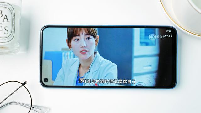 realme Q2测评：天玑800U+120Hz高刷，真香？