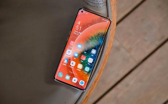 国产旗舰打游戏一定比苹果差？做完这个测试后，彻底改观了