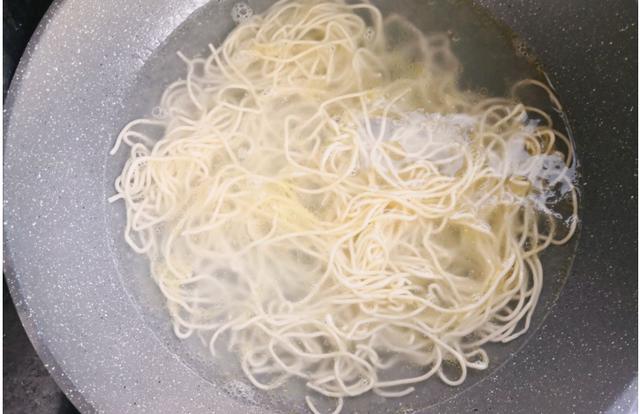 用简单的做法做出来难忘的味道，学会做给家人吃，我家连吃都不腻