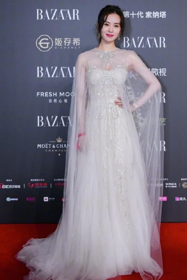 时尚迪科能把白色纱裙穿得这么仙儿的，刘诗诗是第一人？不愧是气质型女神