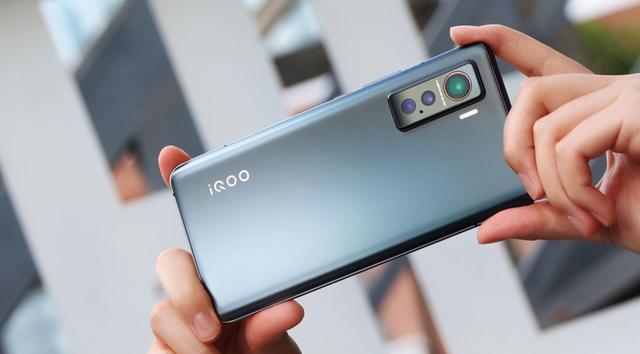 直降698！性价比再一次被证明！这才是iQOO5