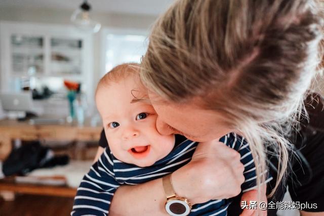 「超级宝妈」孩子的称呼从“妈妈”到“妈”，是不爱父母了？其实答案很暖心