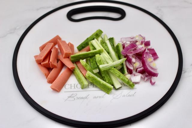 懒人黄瓜意面，简单方便，有菜有饭，酸酸甜甜超开胃