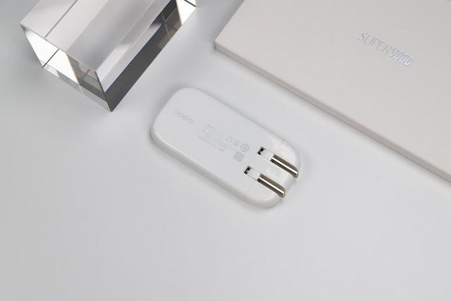 OPPO超闪饼干充电器双十二开售 55W快充身形小巧