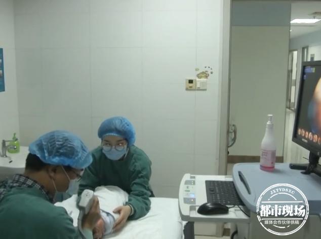 #超级宝妈#8月大宝宝眼睛如“猫咪”，一到晚上还发光，检查发现大事不妙