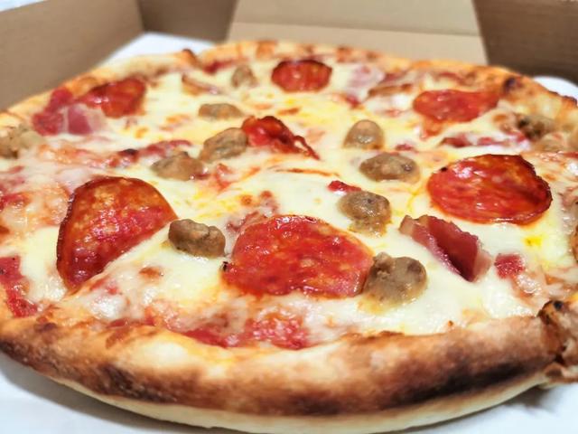 长宁这家披萨店不卖披萨却卖饼，老板到底走什么“路线”？