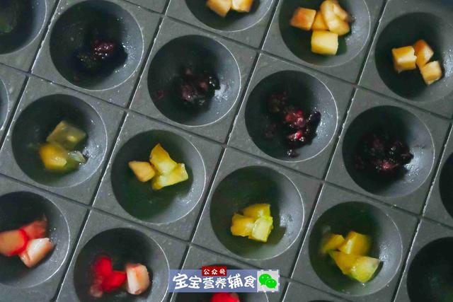 「超级宝妈」比小蛋糕宝宝更爱它！不打发也能做，香甜绵软好吃又好看宝宝辅食