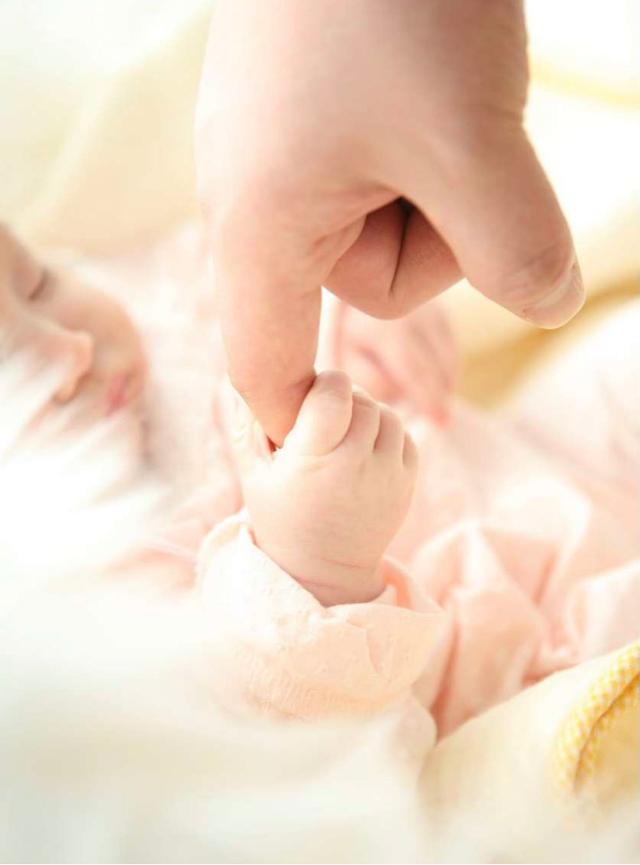 「你的育儿经」孩子手掌上有断纹的样子，就暗示着是“唐氏宝宝”吗？