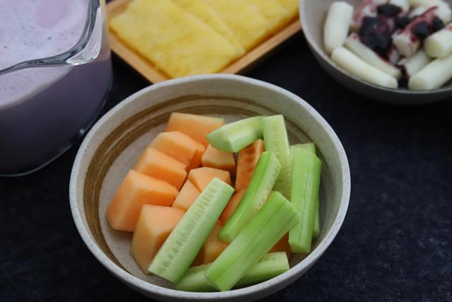 【你的育儿经】给孩子准备早餐,我20分钟就端出来8样,婆婆摇头孩子欢喜