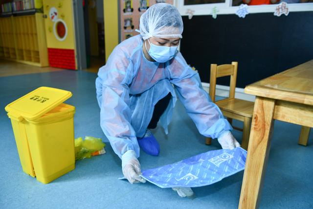 『超级宝妈』为开学做准备!广州海珠南华西街天汇幼儿园开展疫情防控应急演练