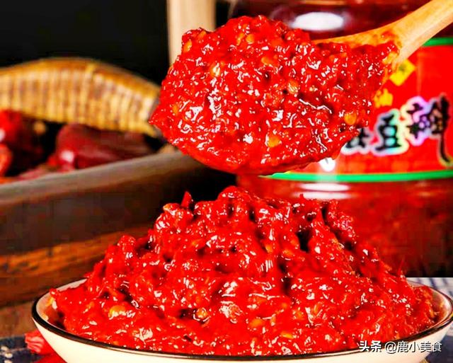 黄豆酱和豆瓣酱有何区别？原来用法、味道区别甚大，用错等于毁菜