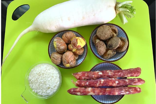 学会这懒人焖饭，喜欢的配菜自己放，菜饭一锅出