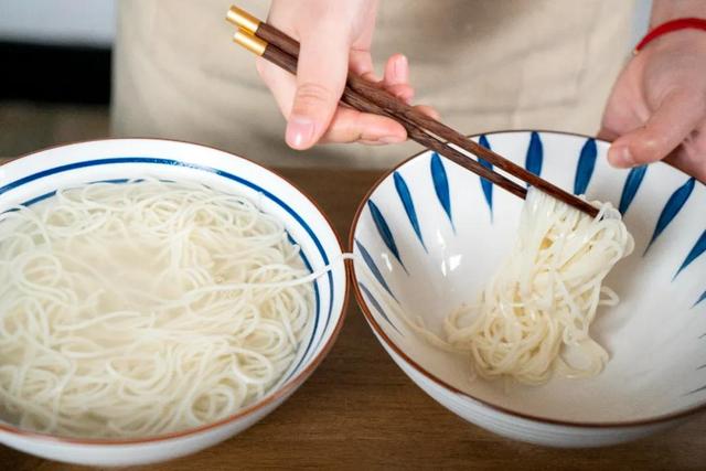 降温吃它温补又舒坦！两种油煮一碗面，鲜香浓郁超