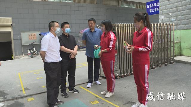 【超级宝妈】丁开砚到辖区幼儿园检查指导开园前疫情防控工作
