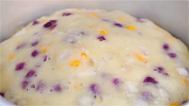 早餐试试这样做，不用揉不用擀，筷子搅一搅，出锅香甜松软，真香