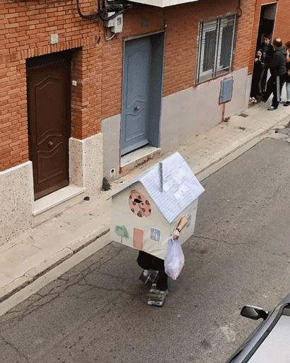 有趣的爱|精致老爸守护女儿童话梦引百万人围观，谁说男人带不了娃？