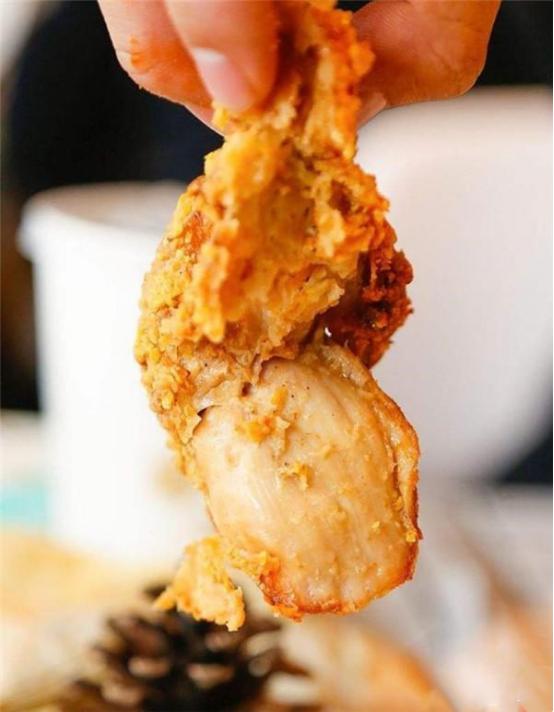 肯德基分布全球，员工那么多，为啥没人能“偷师”炸鸡配方？