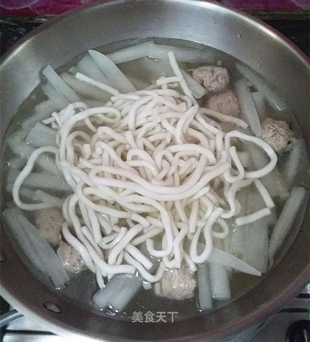 萝卜粉条肉圆汤：开胃暖身又去火，真是一举多得